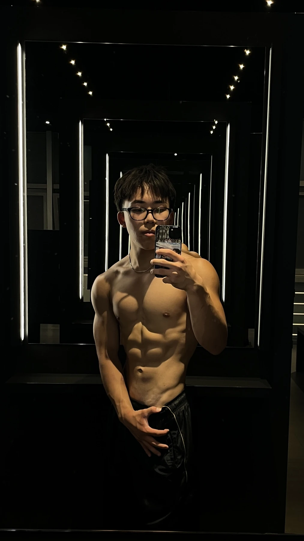 Ako Kambe, calisthenics and push-skills coach